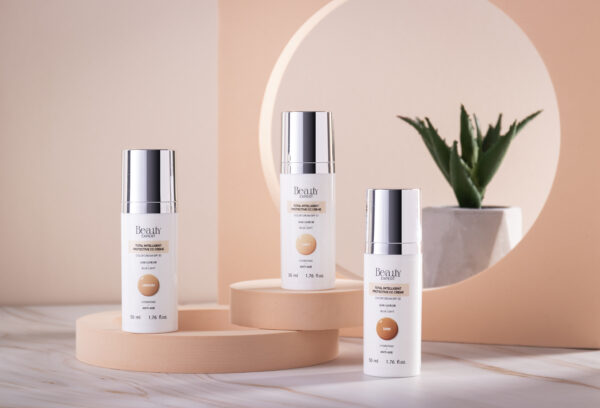 Beauty Expert CC kreem, mis annab totaalse kaitse UVA/UVB, infrapuna ja sinise valguse eest, kaitstes naharakke. SPF 30+
